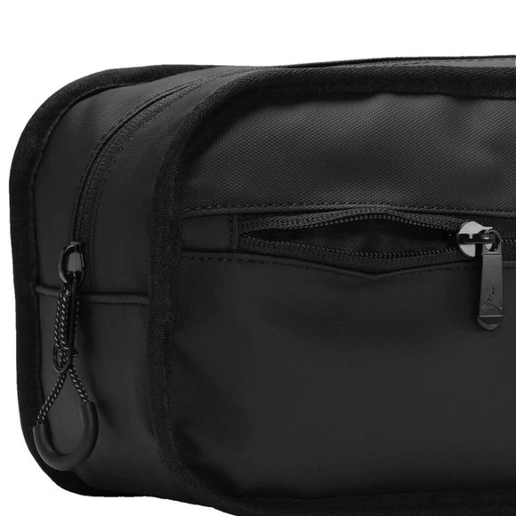 Nike Air Jordan Men's Travel Dopp Kit Clutch Toiletries Bag Black White Red NWT - Picture 6 of 6